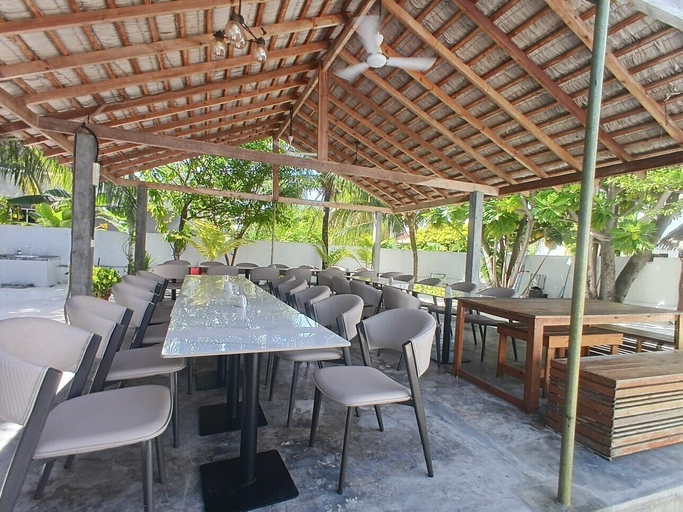 Food & Drinks 4, Navaya Dhiffushi, Kaafu Atoll
