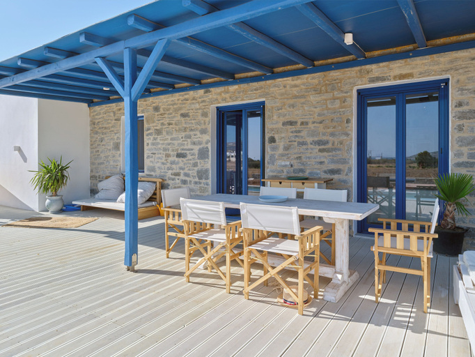 Outdoor dining 4, 2 Bed Villa - Sleeps 6 - Pets - Pool - Parking, South Aegean