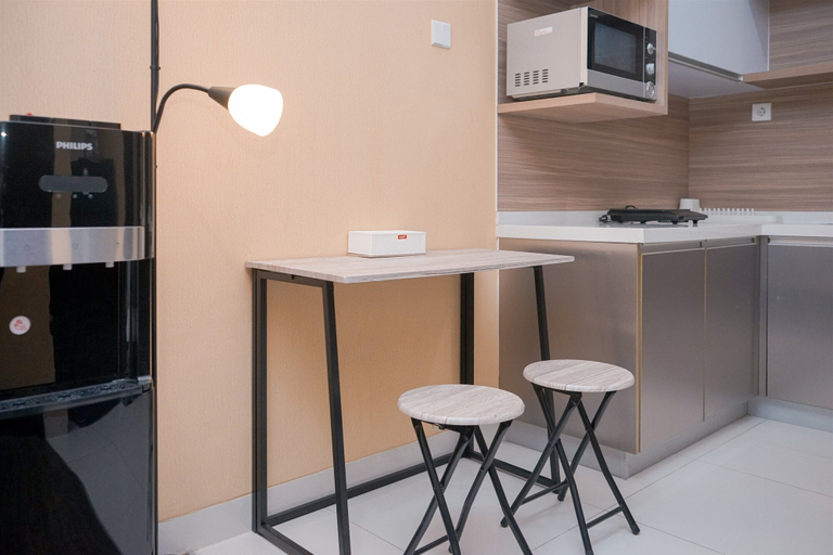 Dining room, Comfy And Serene 1Br Apartment Brooklyn Alam Sutera, Tangerang