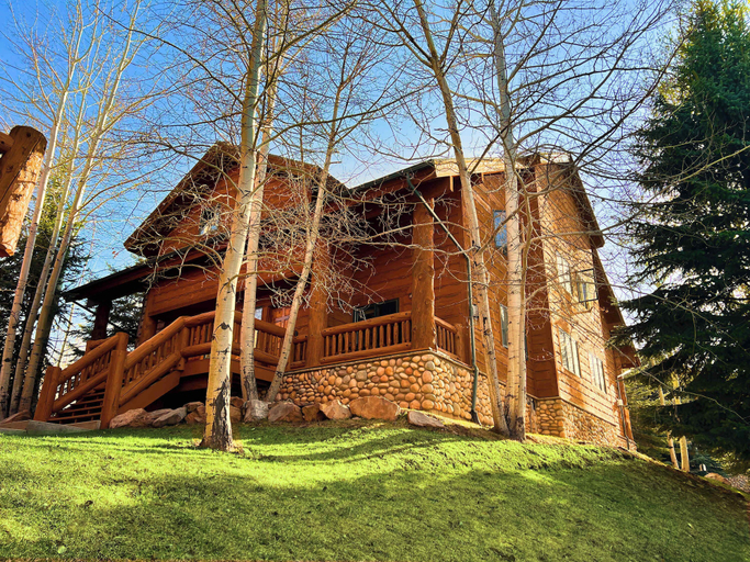 Exterior & Views 2, Lazy Bear Log Cabin Canyons Park, Summit