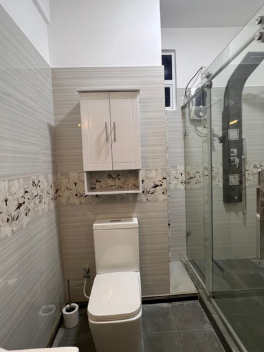 Bathroom 4, Seaside Resort, Trincomalee Town and Gravets