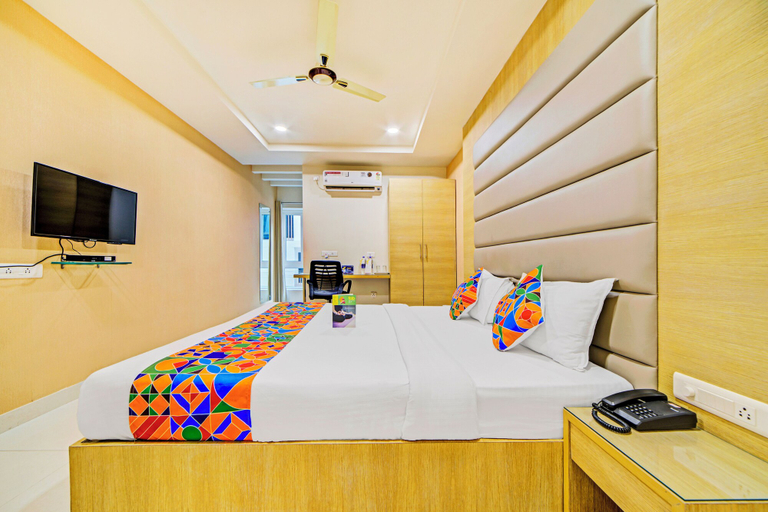 Room 2, FabHotel Prime Veeraj Suites - Nr. Skyview 10, Lumbini Avenue, Gachibowli, Hyderabad