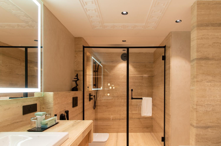 Bathroom 5, Brightland Resort & Spa, Satara
