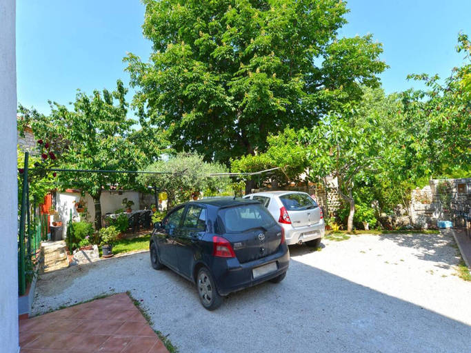 Garden 5, Welcoming apartment with garden, Poreč