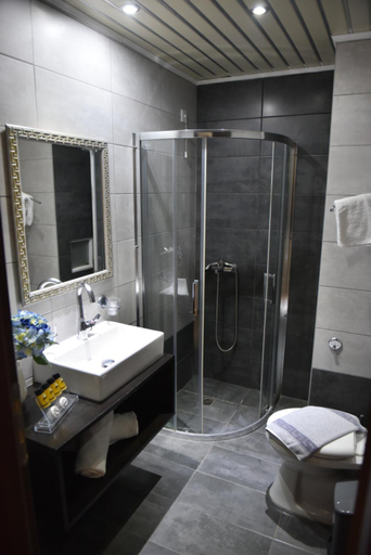 Bathroom 2, ZAKROS HOTEL, Peloponnese
