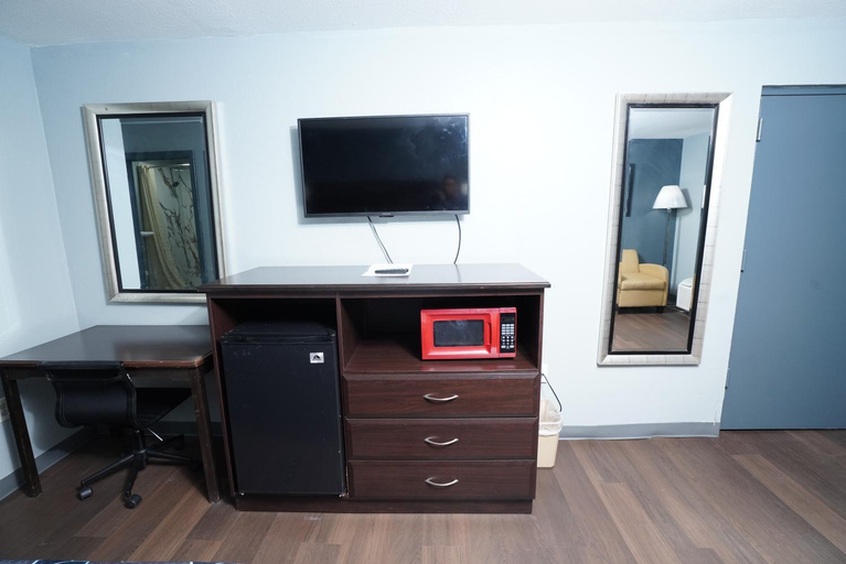 Others 5, Red Carpet Inn & Suites, Coweta