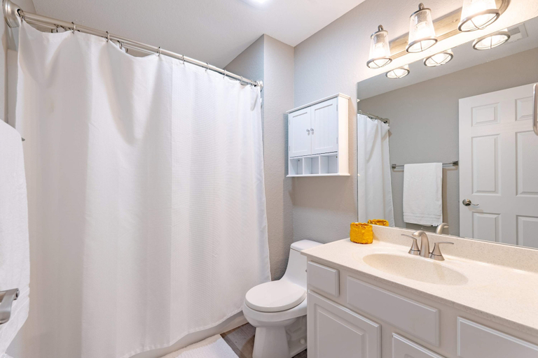 Bathroom, Highland Shores Haven Fit For 7, Camden