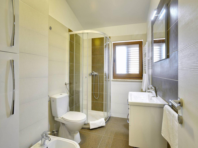 Bathroom 4, Villa with pool in the south of Istria, Medulin