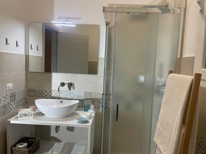 Bathroom 5, Damalu' b&b, Bari