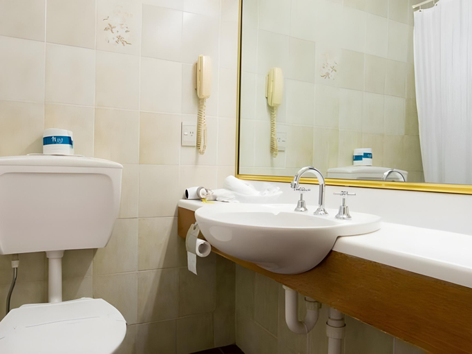 Bathroom 3, The Club Motel Armidale, Armidale Dumaresq Bal