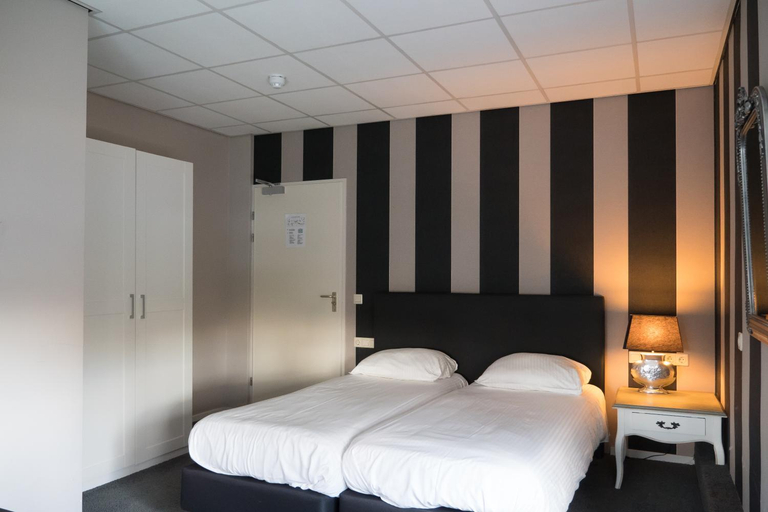 Bedroom 2, Dallinga, Terneuzen