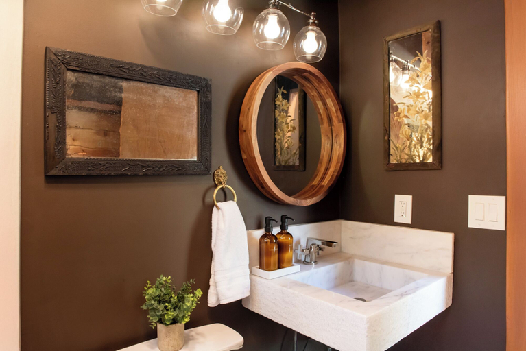 Bathroom 3, Treehouse, San Bernardino