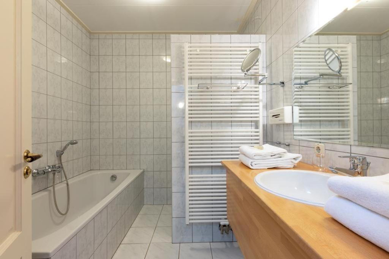 Bathroom 3, Hotel de Watermolle, Haaksbergen