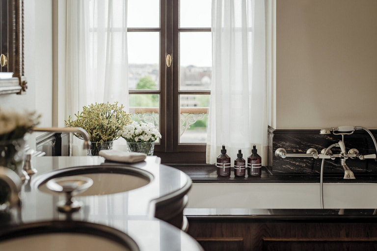 Bathroom 5, Grand Hotel Les Trois Rois, Basel