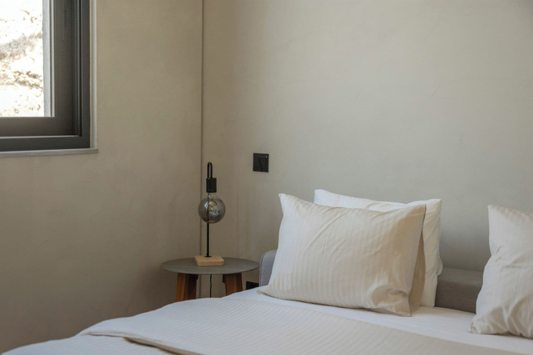 Room 2, Greenvale Park Villas by Coastalbliss