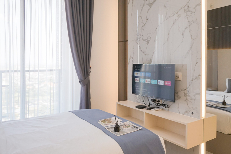 Bedroom, Stunning Studio At Sky House Bsd Apartment, Tangerang