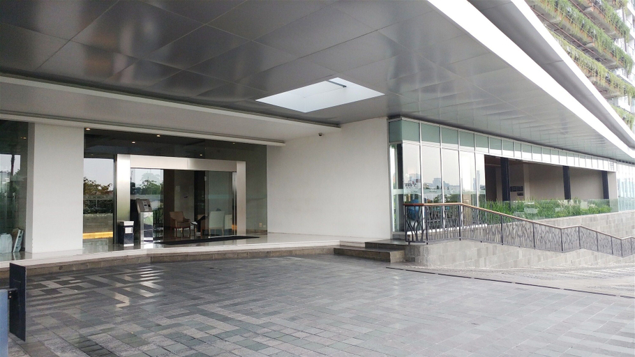 Exterior & Views 4, Good Studio Room At Kemang Village Apartment, South Jakarta