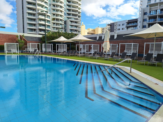 Sport & Beauty 2, Residence on Langley Park, Perth