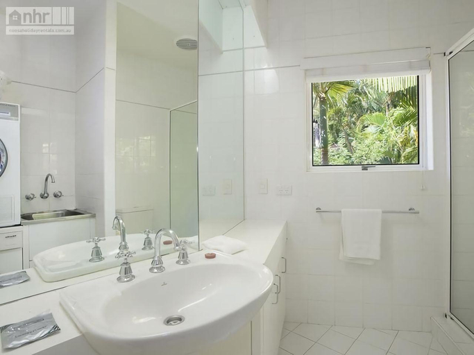 Bathroom 4, Allambi Apartment 5 Allambi Rise 25, Noosa - Noosa-Noosaville