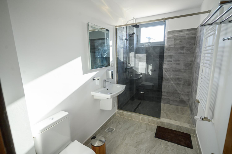 Bathroom 3, Hotel Austin Ov, Lumina