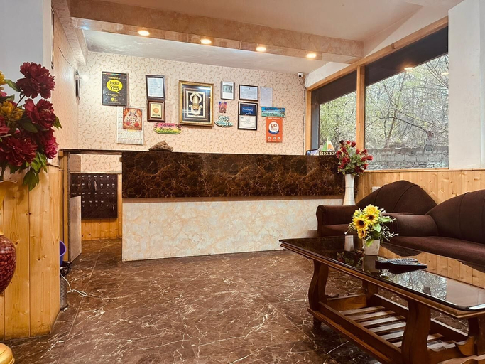 Others 2, Hotel Solitaire, Kullu