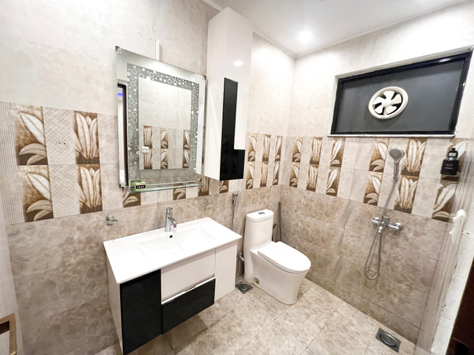 Bathroom 2, The Residence - Luxury Hotel Apartments, Lahore