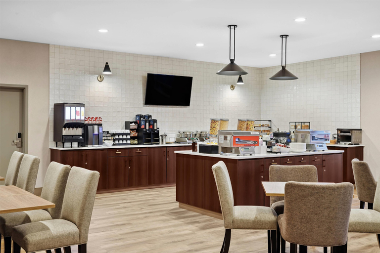 Food & Drinks 5, Ramada by Wyndham Drumheller Hotel & Suites, Division No. 5