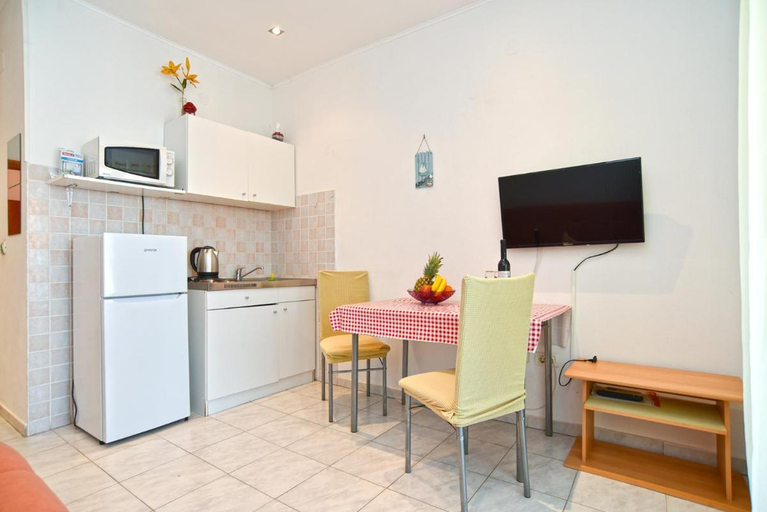 Kitchen, Welcoming apartment with shared pool, Vodnjan