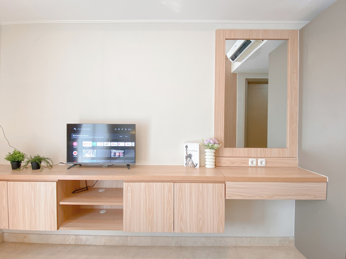 Interior 4, New Furnished Studio At Apartment Gold Coast, Jakarta Utara
