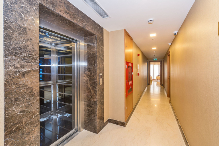 Others 2, Aprilis Gold Hotel, Fatih