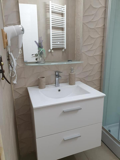 Bathroom 3, Caprice Deluxe Accomodation, Drobeta-turnu Severin