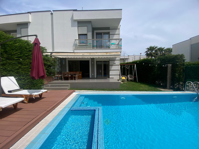 Sport & Beauty 2, Villa with private pool, Durrësit