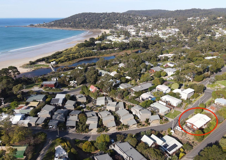 Others 4, Vardon, Surf Coast - West