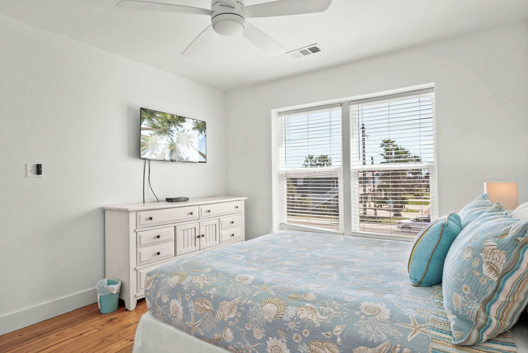 Bedroom 2, Blessed Getaway Stay for 10!, Nueces
