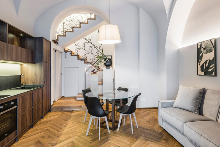 Others 4, Ferrini Home - Piazza Trento, Catania