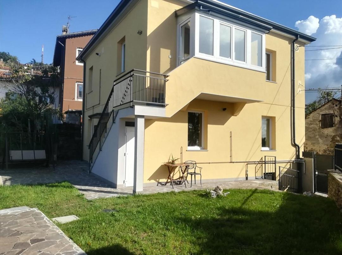 Others 4, B&B Ferluga, Trieste