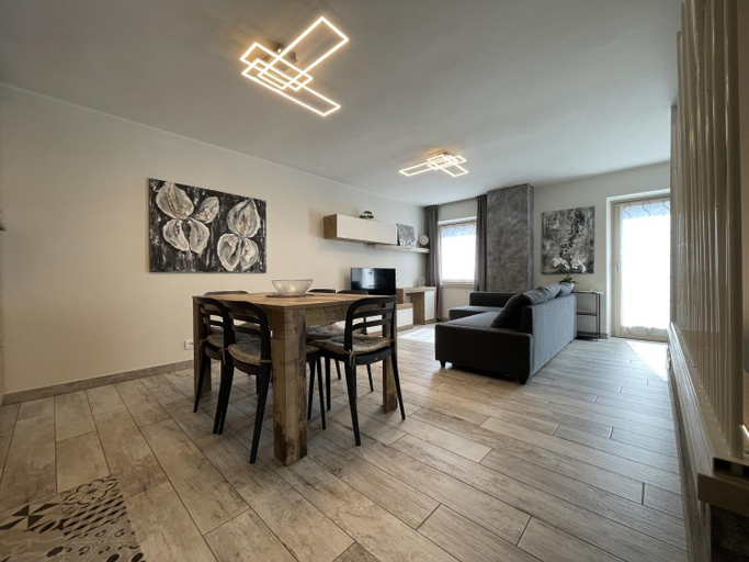 Facilities 5, 029 Trilocale Duplex, Carisolo, Trento