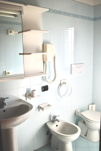Bathroom 3, Hotel Tassoni Maison, Teramo