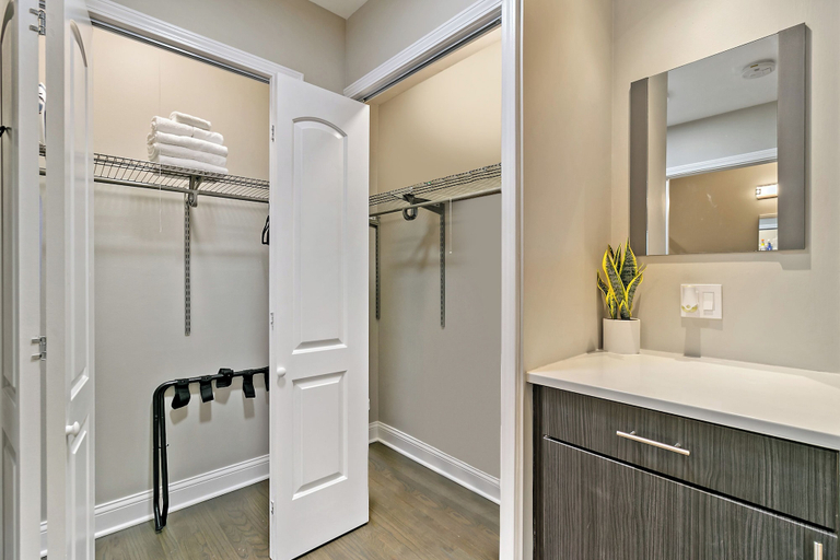 Bathroom, Oakdale Studio - 541 rep, Cook