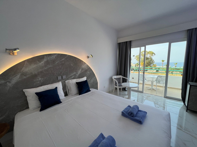 Bedroom 4, Adelais Bay Hotel