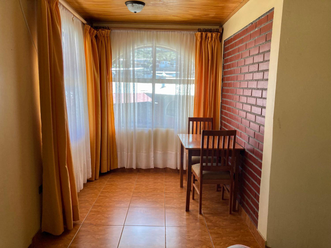 Others 4, Hotel Kukuli, Parinacota