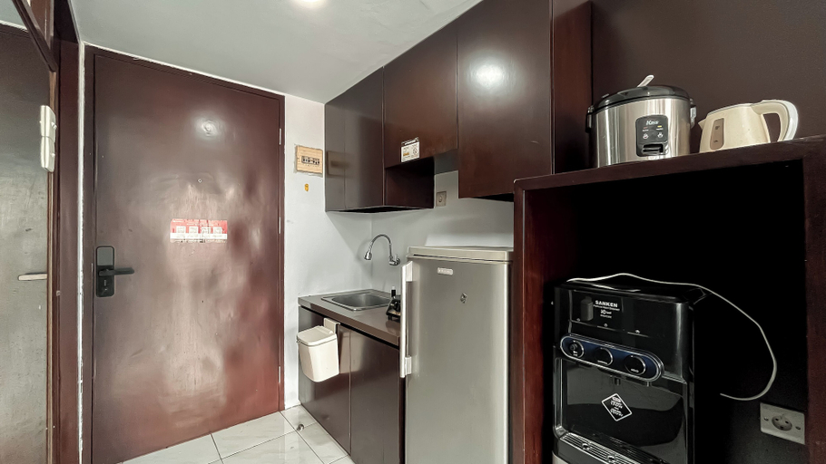 Private kitchen 2, Homey Studio At Sahid Metropolitan Apartment, Jakarta Selatan
