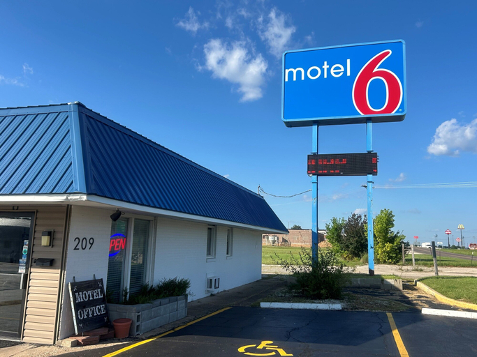 Exterior & Views 2, Motel 6 Sullivan, MO, Franklin