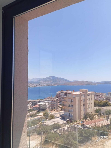 Others 5, Brian's Rooms, Sarandës