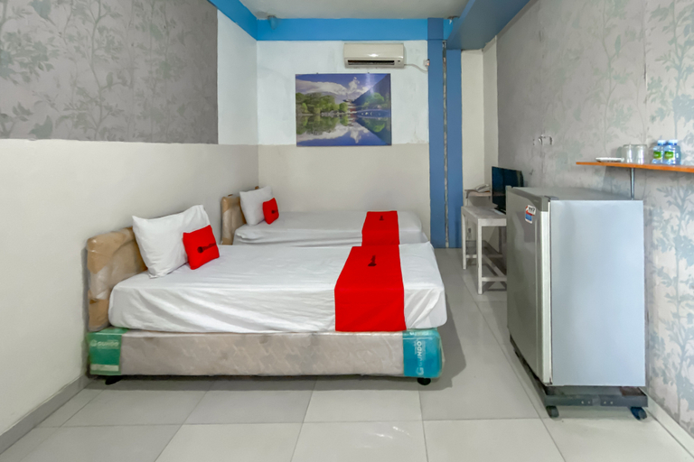 Bedroom 4, RedDoorz @ Hotel Roda Mas 2 near Gor Satria, Banyumas