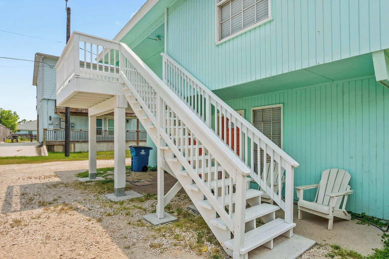 Exterior & Views 2, Tranquil Turquoise: Pet Friendly, Nueces