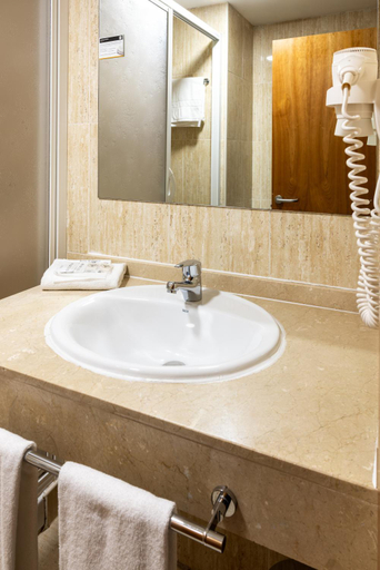 Bathroom 4, AS Hoteles Ponferrada, León