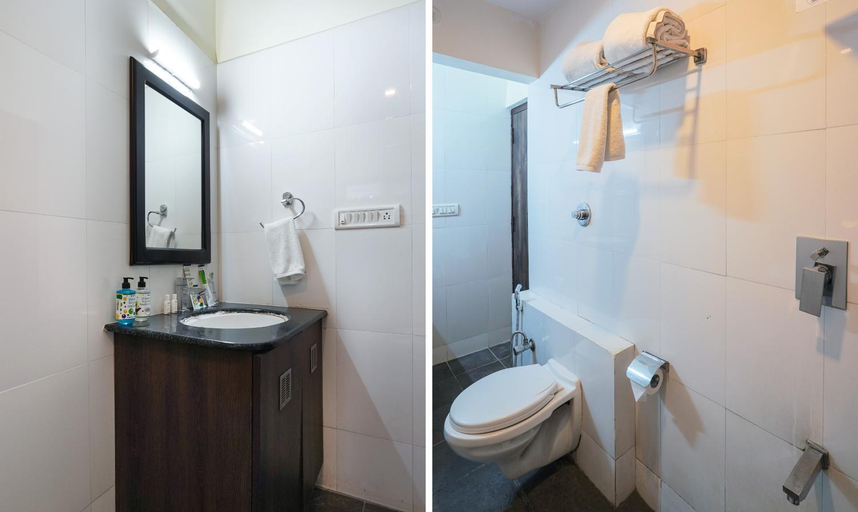 Bathroom 3, Treebo Cranberry Delight, Manyata Tech Park, Bangalore