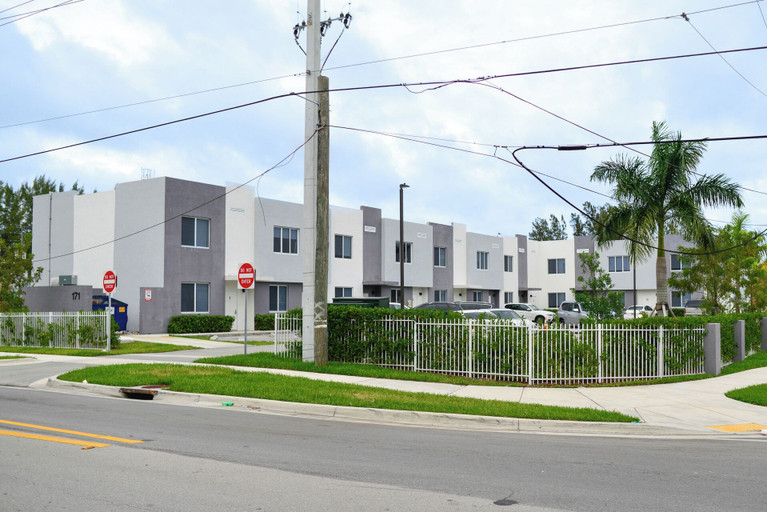 Exterior & Views 2, Prime Townhouses Near Design District, Miami-Dade
