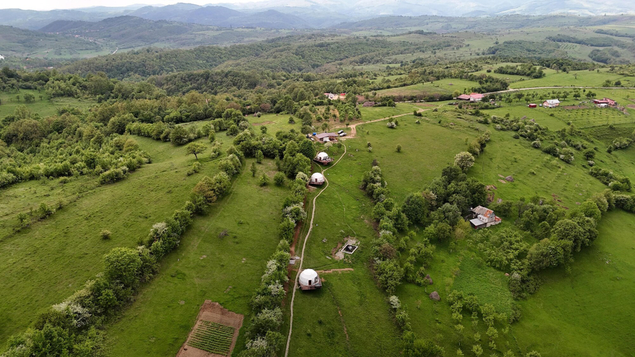 Others 3, Sanctum Glamping, Ciresu